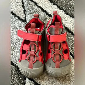 Everest flexible  shoes toddler size 8